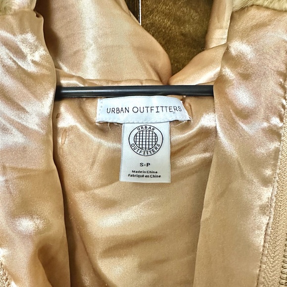 Urban Outfitters Faux Fur Coat - Picture 2 of 7